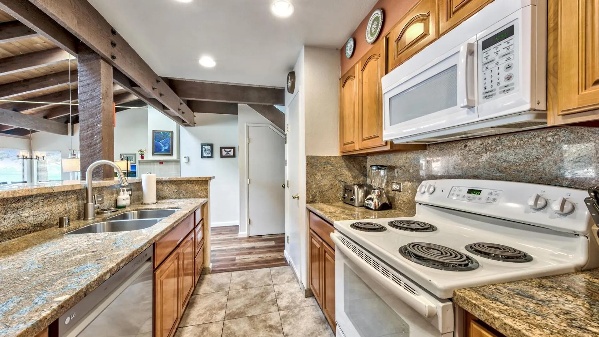 Lakeland Village 603 Lakeview - See Ski Tahoe-Steps To Lake South Lake Tahoe USA